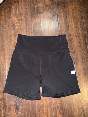 Vuori Allthefeels short black size small